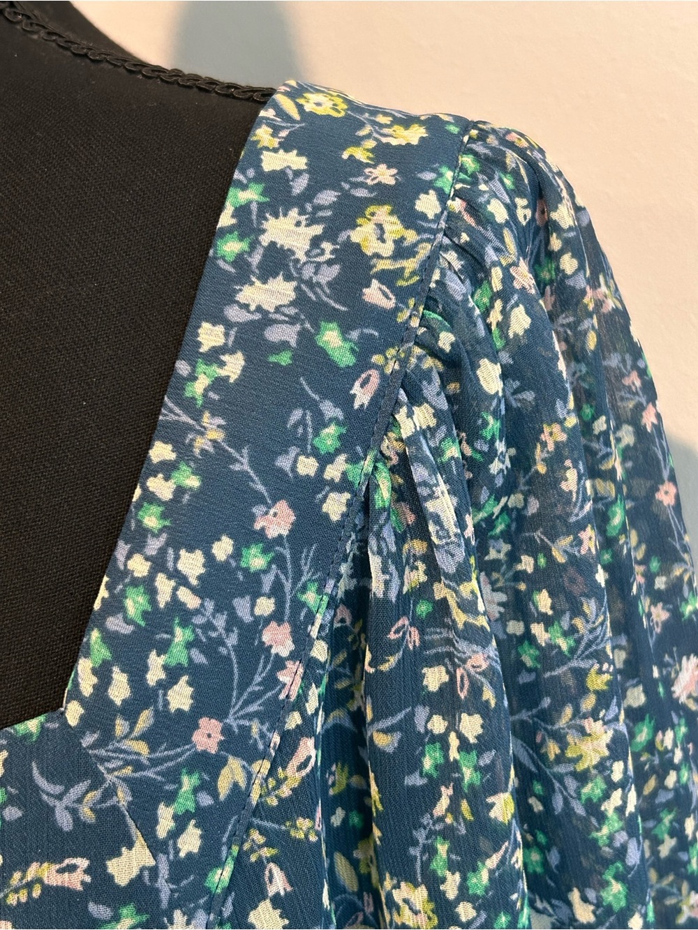LC Lauren Conrad Blue Floral Blouse Size 1X - Picture 4 of 10